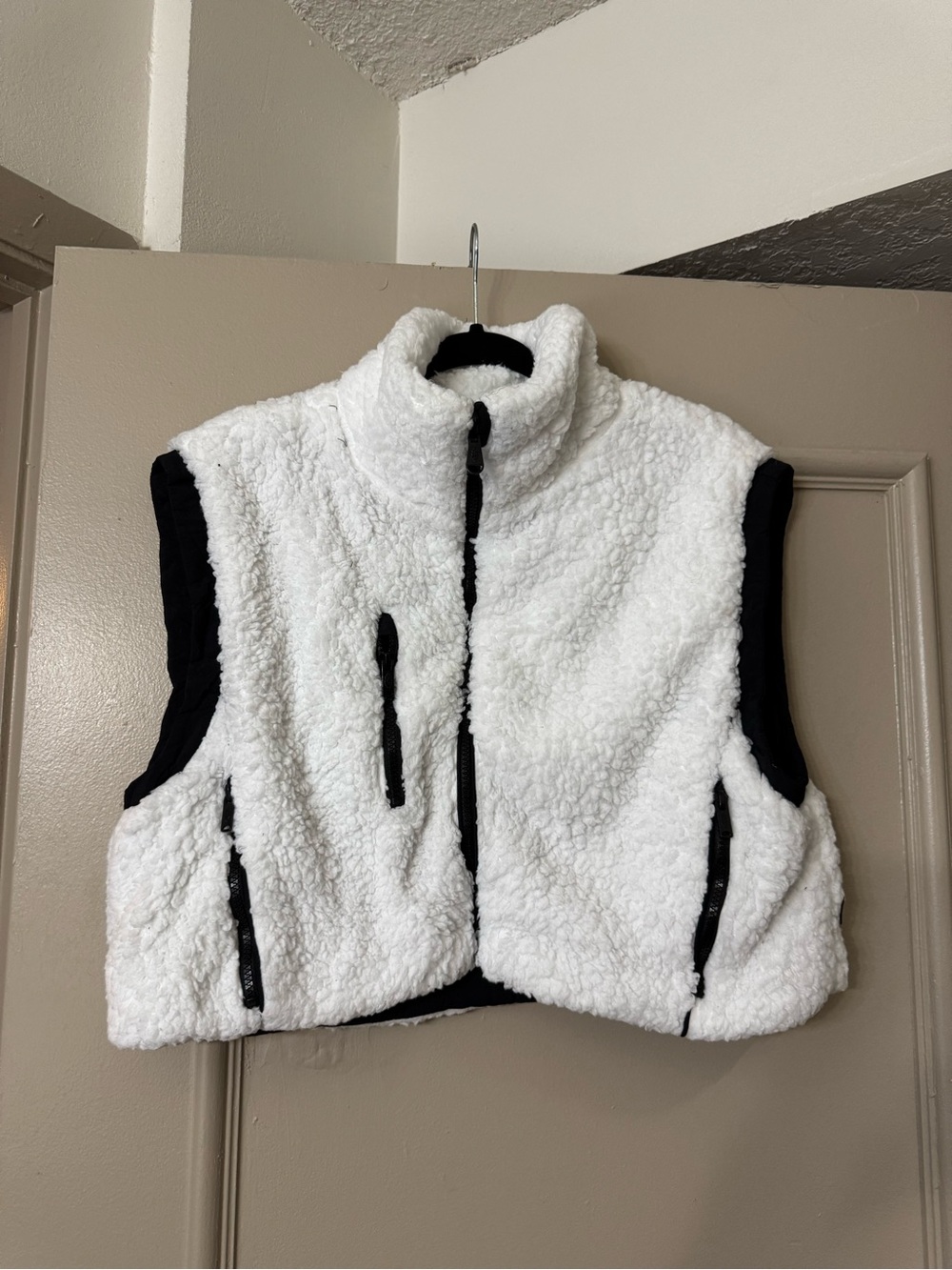 Free People FP MOVEMENT White Sherpa reversible vest - Picture 1 of 4
